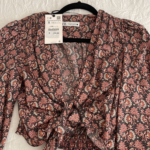 Zara Cropped Blouse - Picture 2 of 3